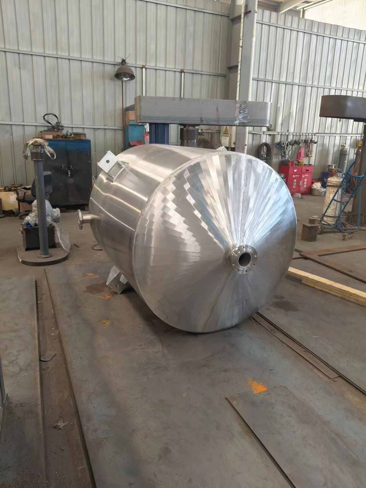 大型不銹鋼高壓反應釜生產難度闡述